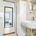 3 Bedroom Pet Friendly In *