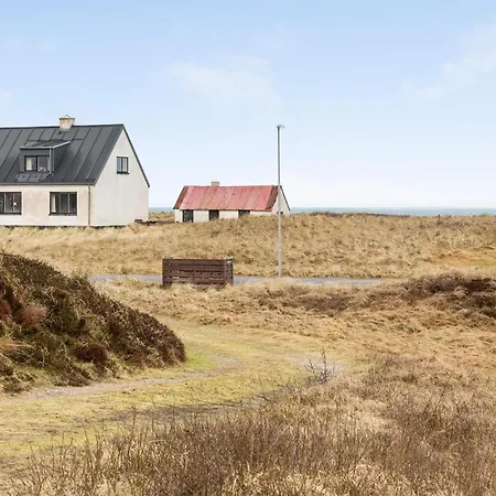 3 Bedroom Pet Friendly In
